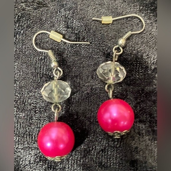 Hot Pink Pearl & Faceted Crystal Dangling Earrings 80s Neon Silver French Hooks - Picture 3 of 4